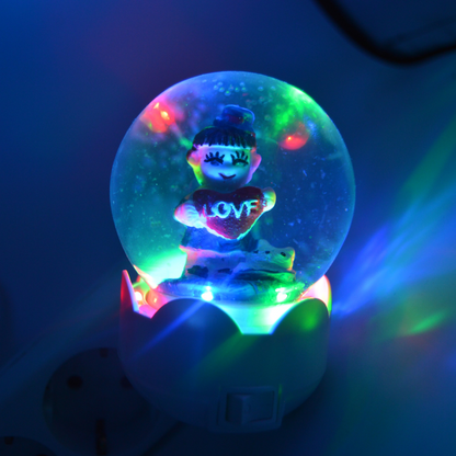 Glob luminos LED cu figurine in lichid, diverse modele